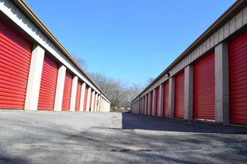  	Safe Storage Club - Self-Storage Facility - Clarksville, TN 37043 