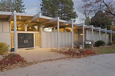 A Denver Midcentury Lists for the First Time in 40 Years