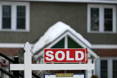 Is Canada at risk of wave of mortgage defaults?