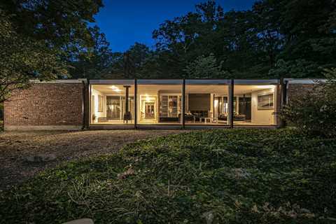 In New Jersey, a Marvelous Midcentury Home by Otto Kolb Asks $1.2M