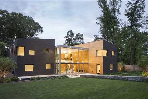 A Central Glass Cube Is the Heart of This New Jersey Lake Home