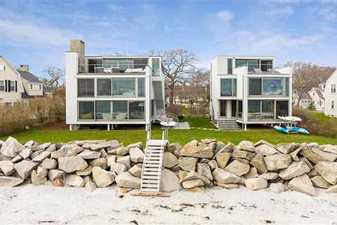 A Kennebunkport Beach Compound Offers Panoramic Views for $8.8M