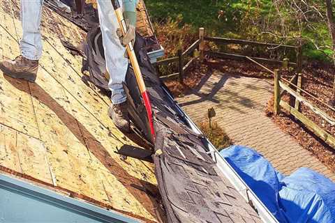 How to Remove Old Roofing Materials for Your Custom Decks, Siding, and Roofing Needs