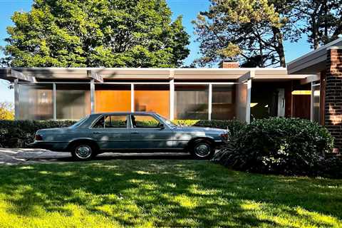 Before & After: They Saved One of the Last Midcentury Homes in Their Lakefront Neighborhood