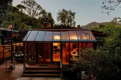 This $1.8M L.A. Midcentury Feels Like a Cabin-Greenhouse Mash-Up