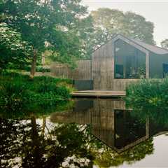 The Roof of This Barnlike U.K. Home Takes a Surprising Turn