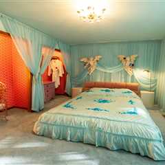 The Content Creators Who Turned an Obsession With Vintage Love Motels Into One