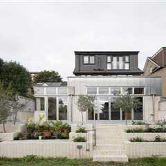 A London Home’s Glassy Addition Gives the Owners Room to Grow