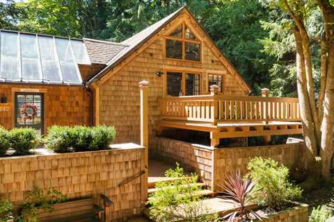 This $625K Washington Home Looks Like a Cabin, But It Feels Like a Greenhouse