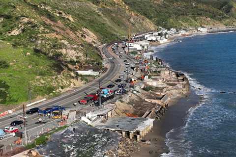 The Divisive Plan to Build Luxury Prefabs on Burned Coastal Malibu Lots